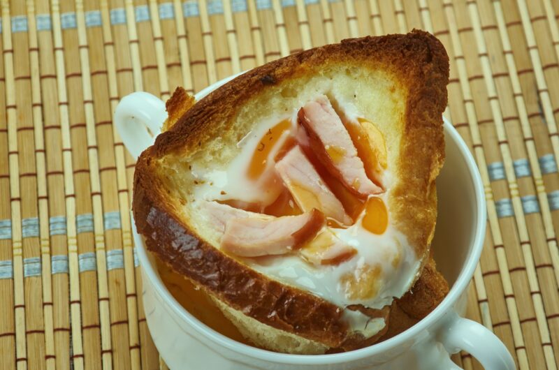 Tosty w kubku z jajkiem z Air Fryera