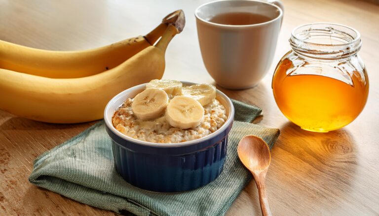 Przepis na&nbsp;pieczoną owsiankę z&nbsp;bananem z&nbsp;Air Fryer