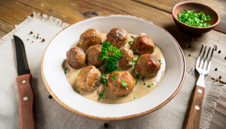 Przepis na&nbsp;pulpety w&nbsp;sosie pieczarkowym z&nbsp;Air Fryer