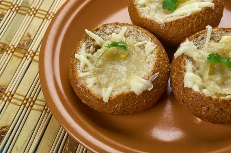 Bułki zapiekane z serem i pieczarkami w Air Fryer
