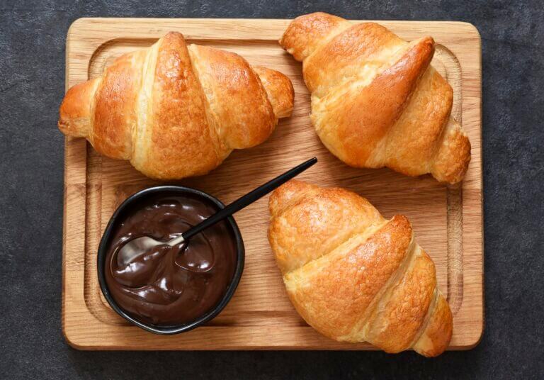 Rogaliki z&nbsp;ciasta francuskiego z&nbsp;Nutellą w&nbsp;Air Fryer