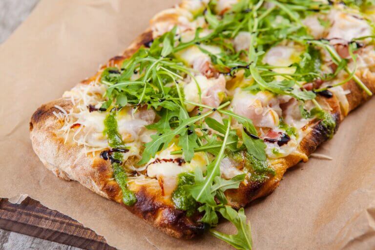 Pinsa z&nbsp;boczkiem i&nbsp;serem w&nbsp;Air Fryer