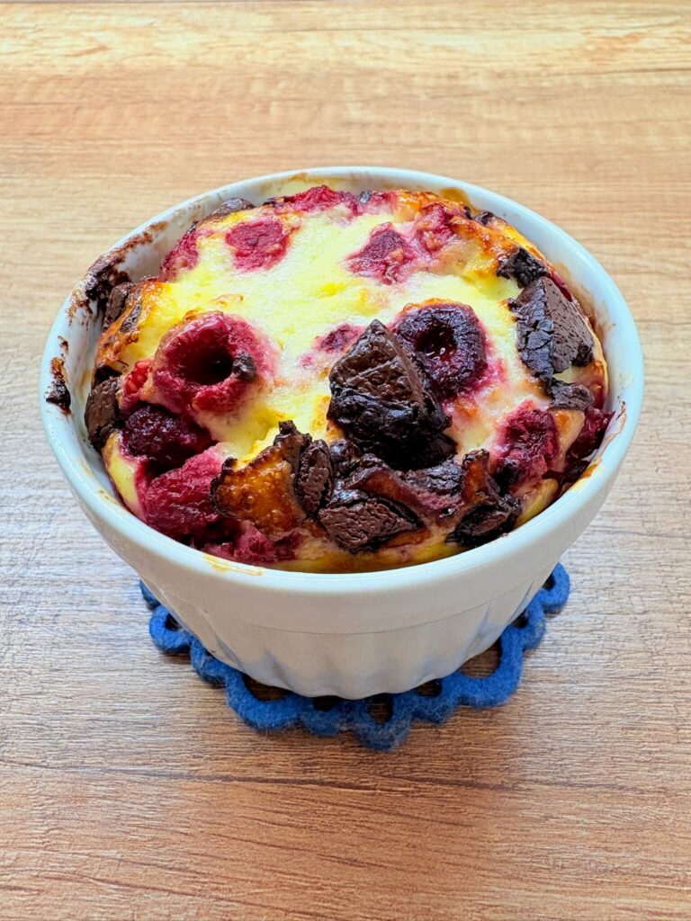 Skyrniki z&nbsp;malinami i&nbsp;gorzką czekoladą z&nbsp;Air Fryer