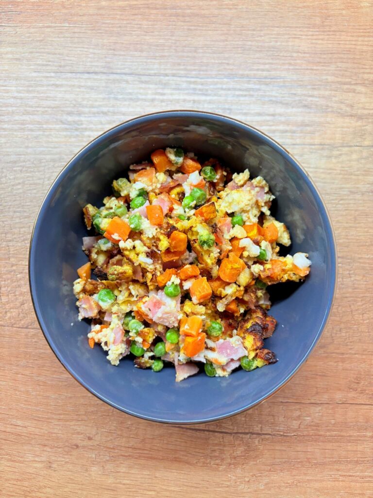 Wysokobiałkowa pieczona jajecznica z&nbsp;Air Fryer