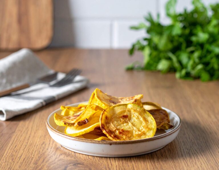 Chipsy z&nbsp;żółtej cukinii w&nbsp;Air Fryer