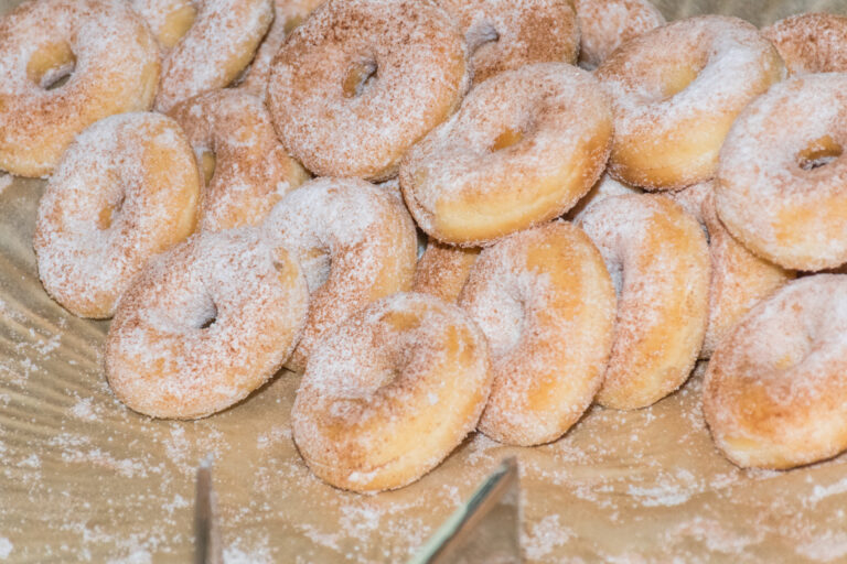 Pączki z&nbsp;dziurką z&nbsp;frytkownicy beztłuszczowej